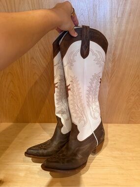 Frye SACHA FEATHER DECO cowboy boots